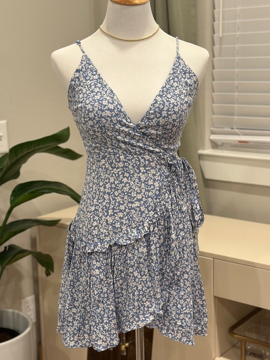 Altar'd State Dresses & Skirts - Altar'd State Light Blue and White Floral Sundress